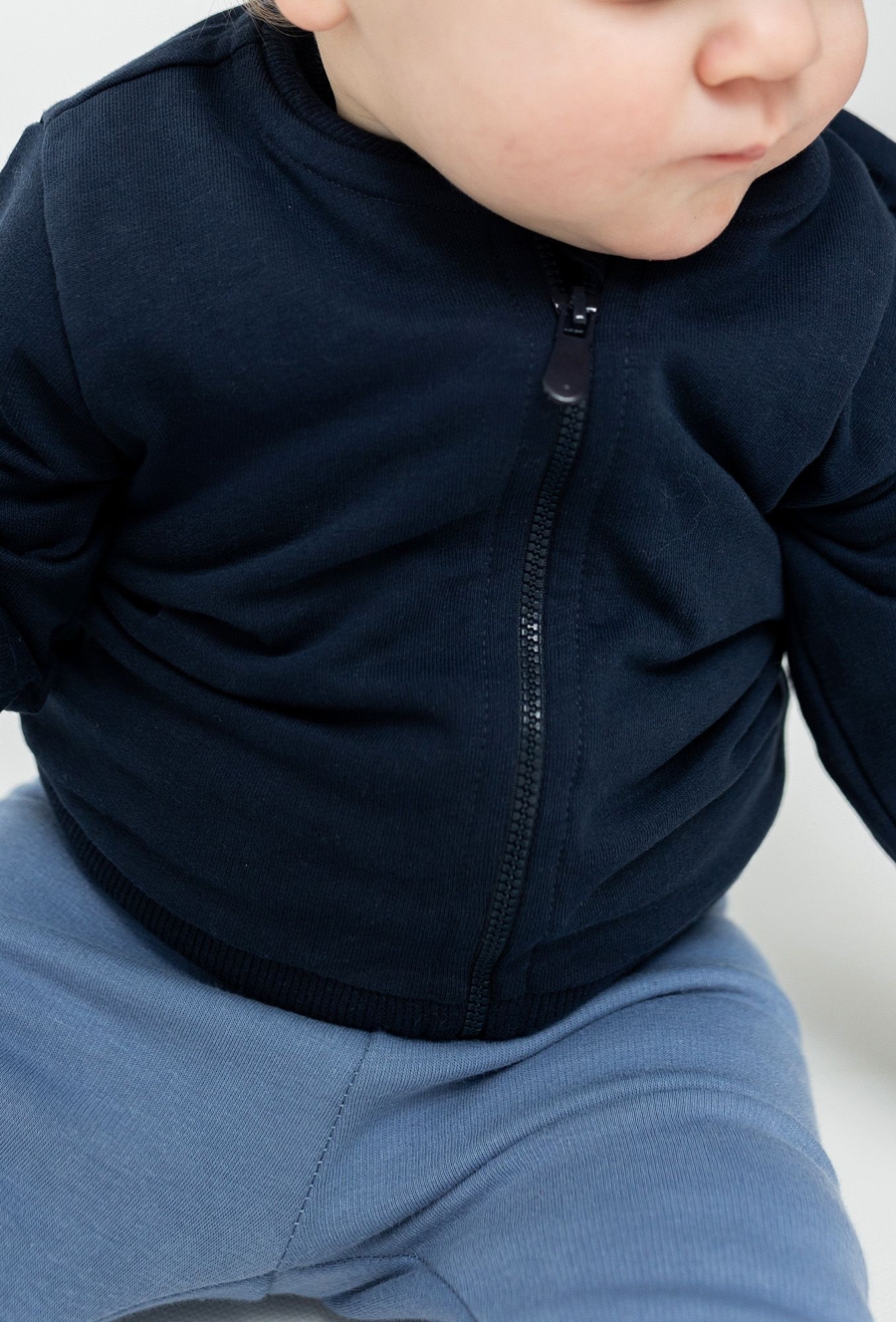Granatowa rozpinana bluza dresowa dla niemowlaka - 5.10.15.