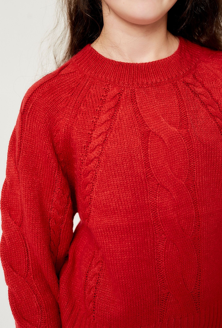 Nierozpinany sweter dziewczęcy