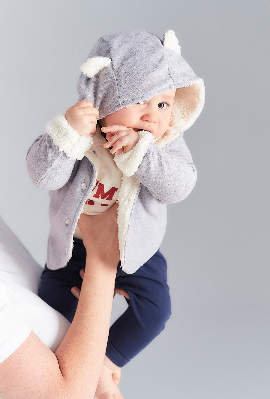 Szara bluza dresowa niemowlęca z kapturemi - 510.15.