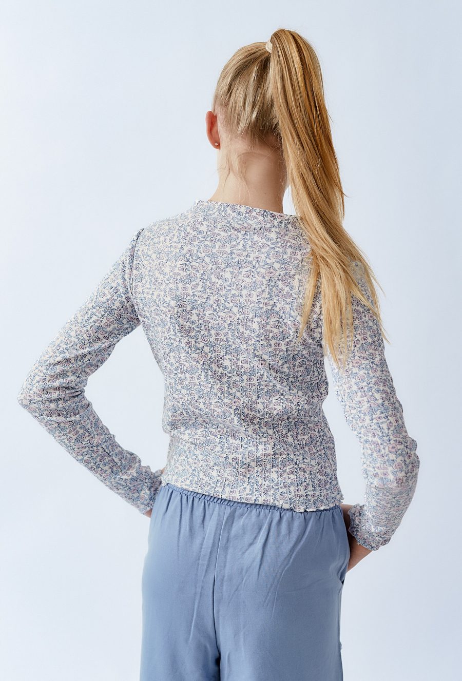 Bluzka z długim rękawem w drobne kwiaty