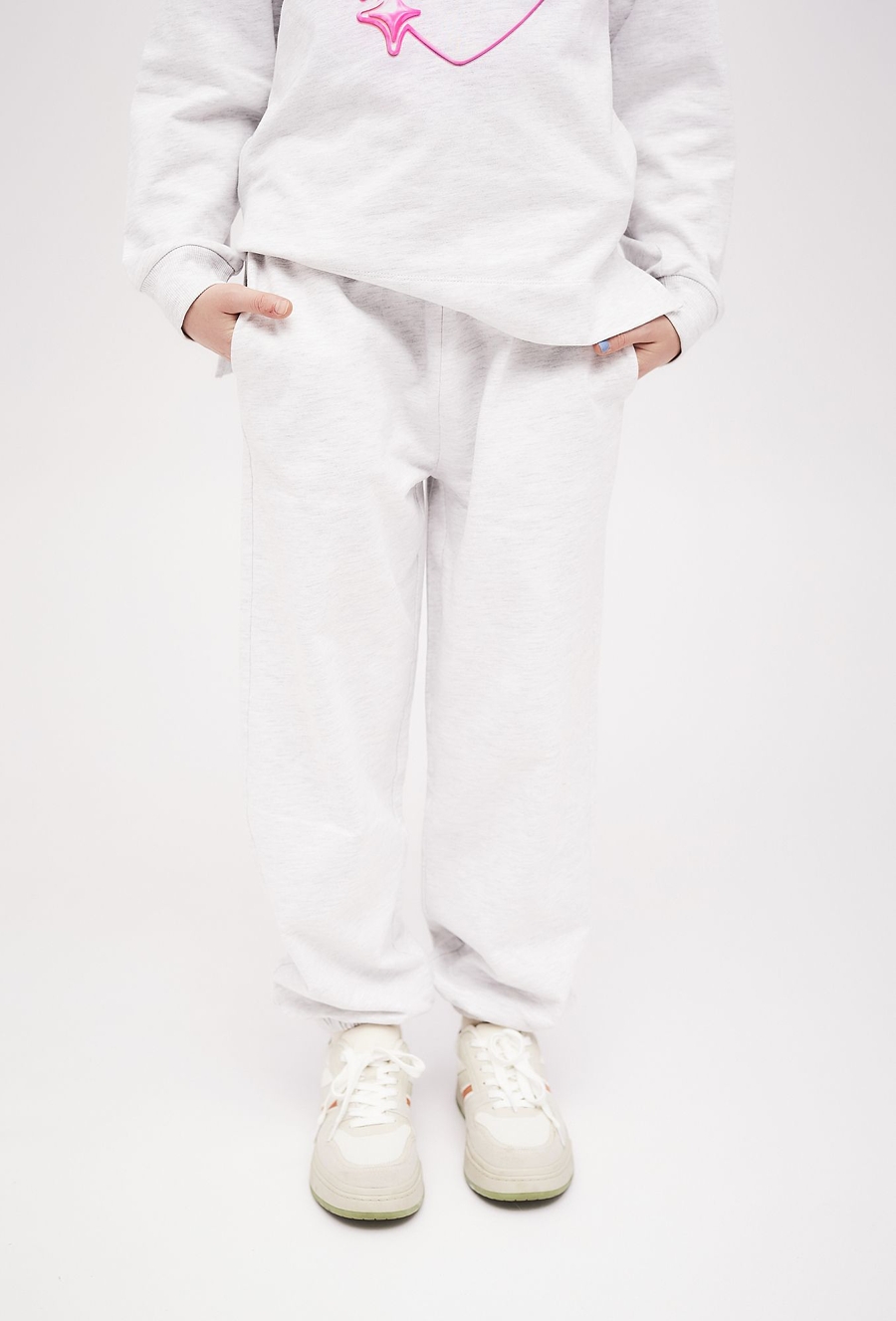Spodnie dresowe dla dziewczynki szare - luźny ój