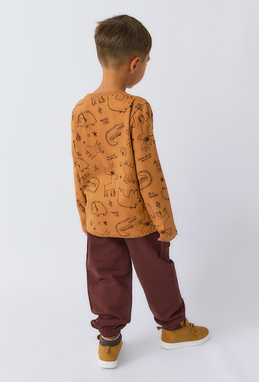 Bordowe spodnie dresowe chłopięce z pikowanymi kolanami