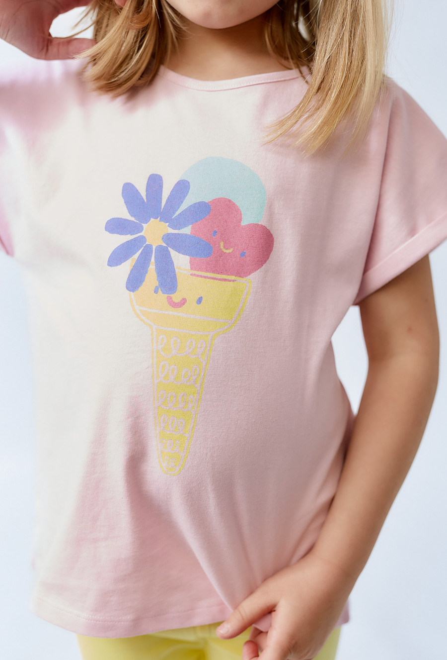 Różowa koszulka dla dziewczynki z nadrukiem