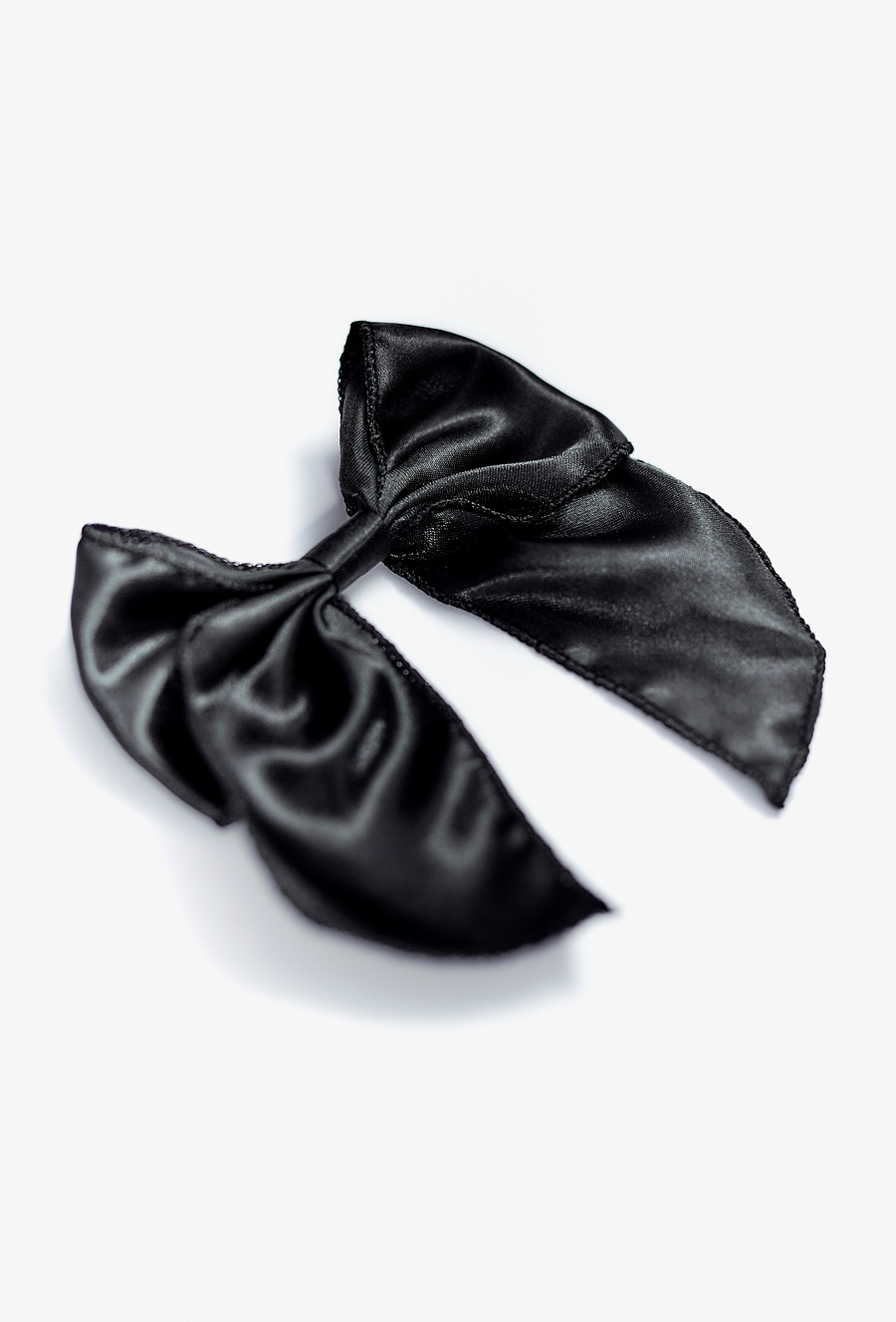 Spinka do włosów ozdobiona kokardą