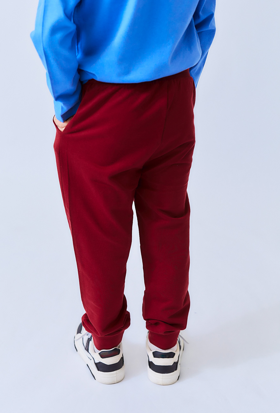 Czerwone bawełniane spodnie dresowe dla chłopca