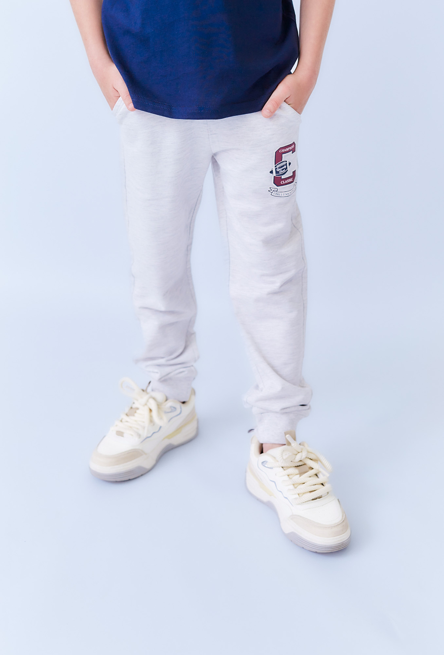 Szare spodnie dresowe chłopięce slim