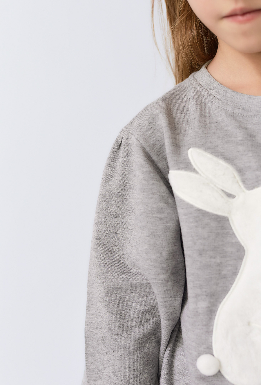 Sukienka dziewczęca z długim rękawem i aplikacją