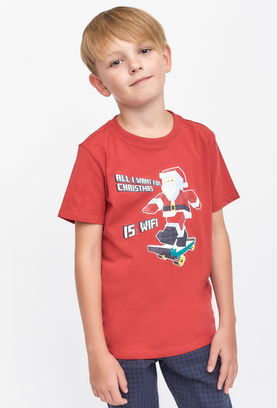 Czerwony t-shirt chłopięcy z Mikołajem