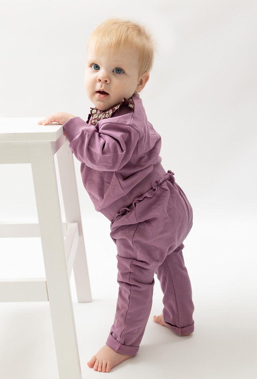 Spodnie dresowe z falbanką w pasie