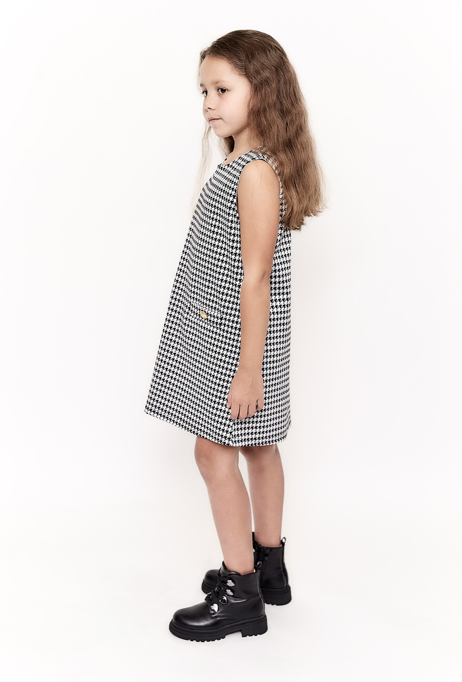 Dzianinowa sukienka dziewczęca w pepitkę