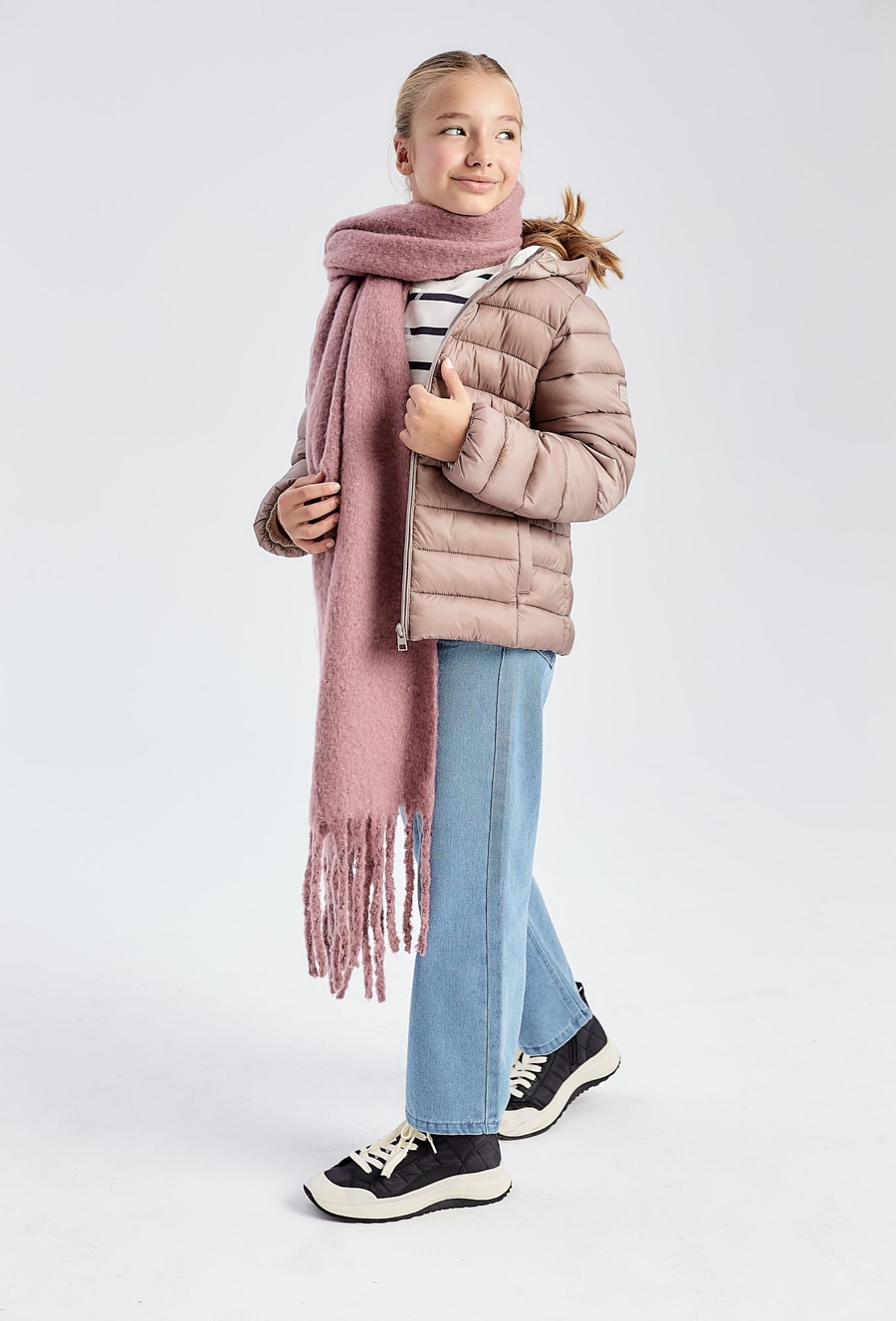 Pikowana lekka kurtka przejściowa dla małej dziewczynki