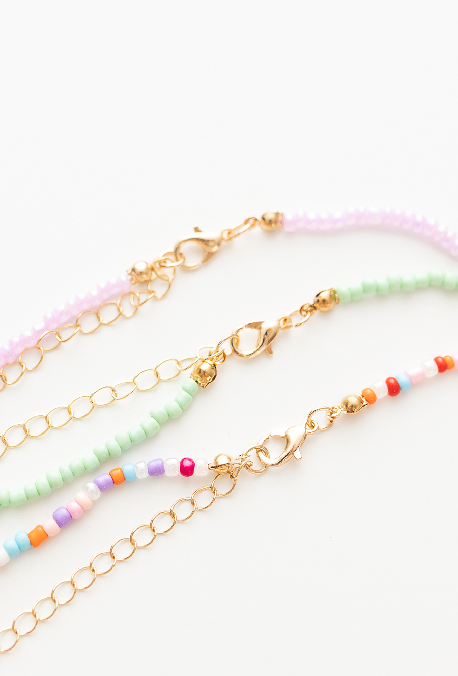 Zestaw biżuterii dla dziewczynki – kolorowe koraliki i serduszka