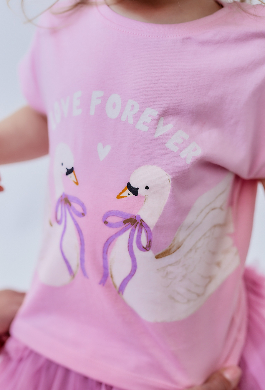Różowy t-shirt niemowlęcy z łabędziami