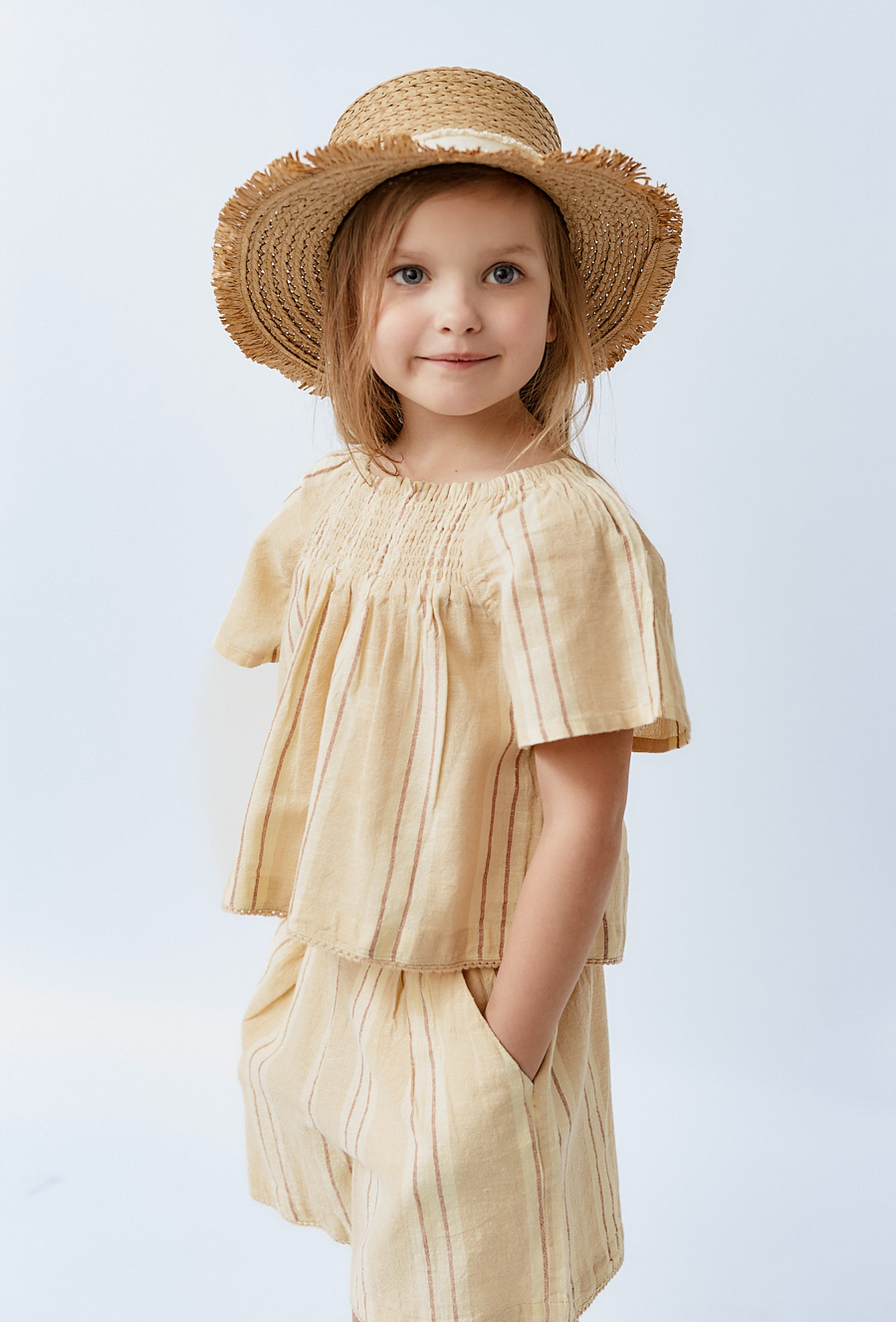 Lniane szorty dziewczęce w paski
