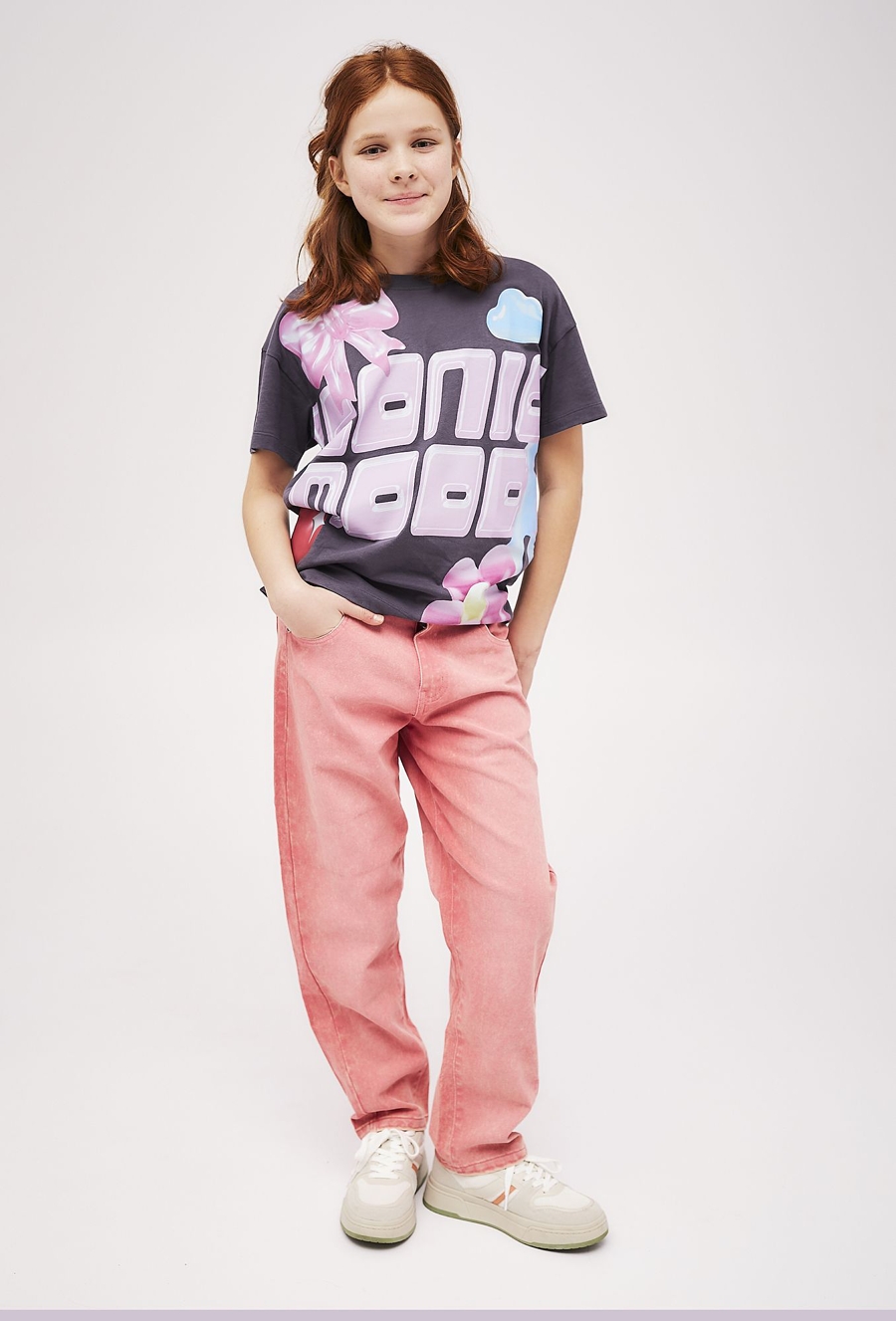 Różowe jeansy dziewczęce - luźny ój