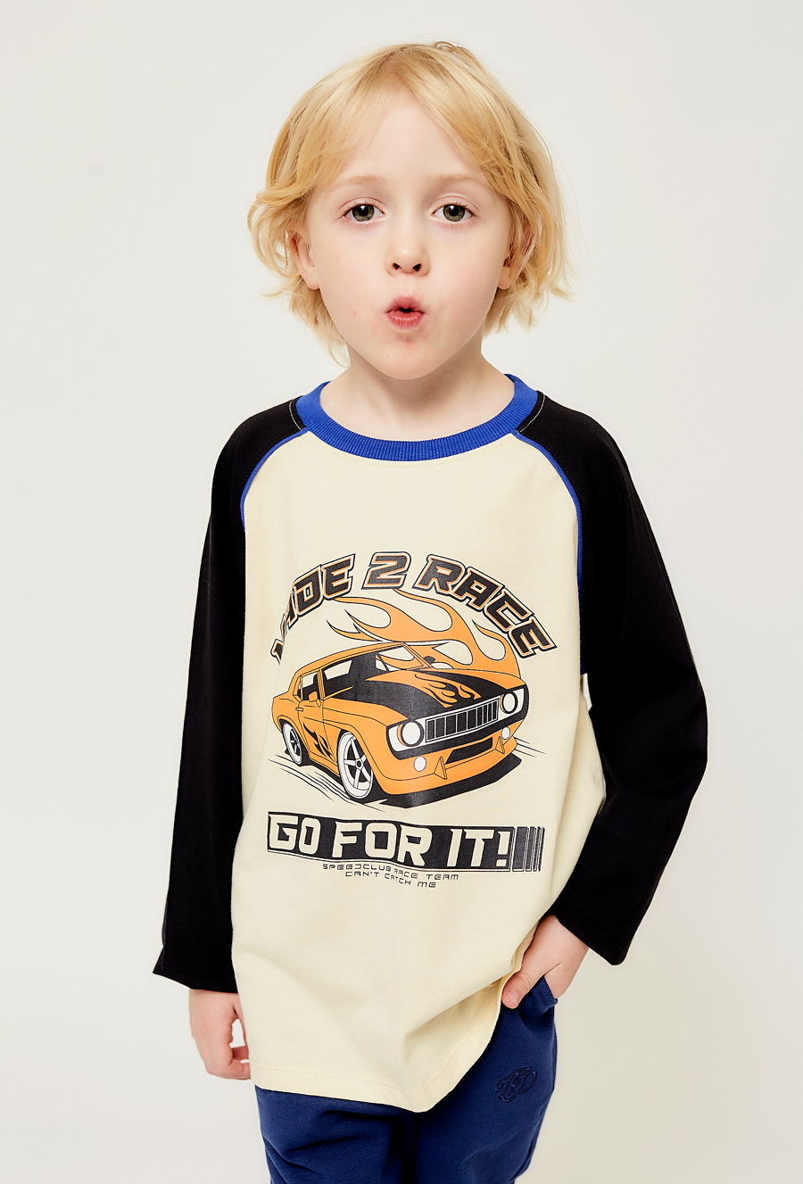 Bluza dzianinowa z samochodem - Limited Edition