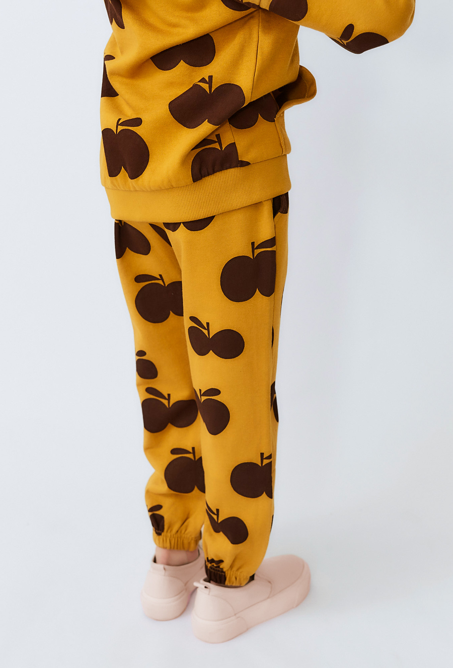 Spodnie dresowe z nadrukiem jabłek - Limited Edition