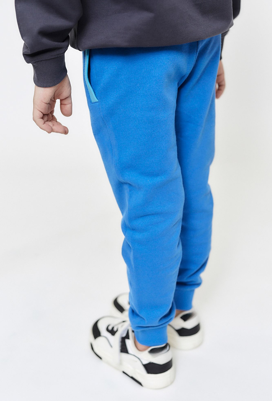 Niebieskie spodnie dresowe dla chłopca