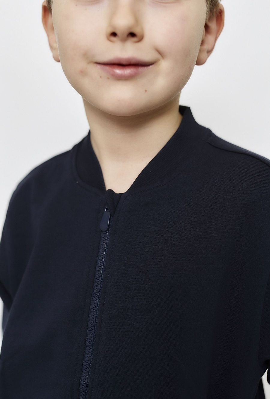 Rozpinana granatowa bluza chłopięca