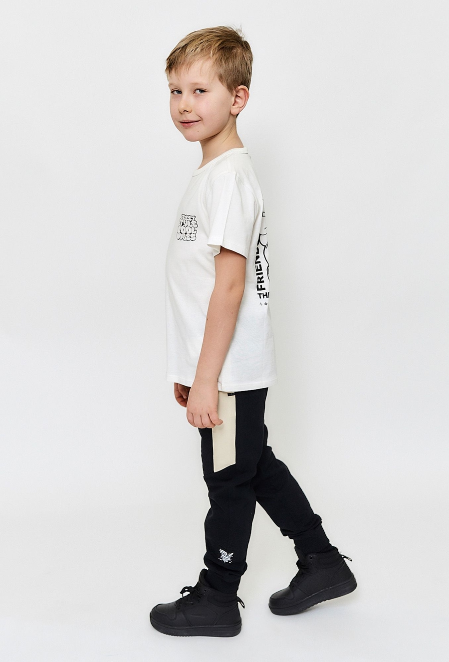 Spodnie dresowe z kontrastowymi wstawkami