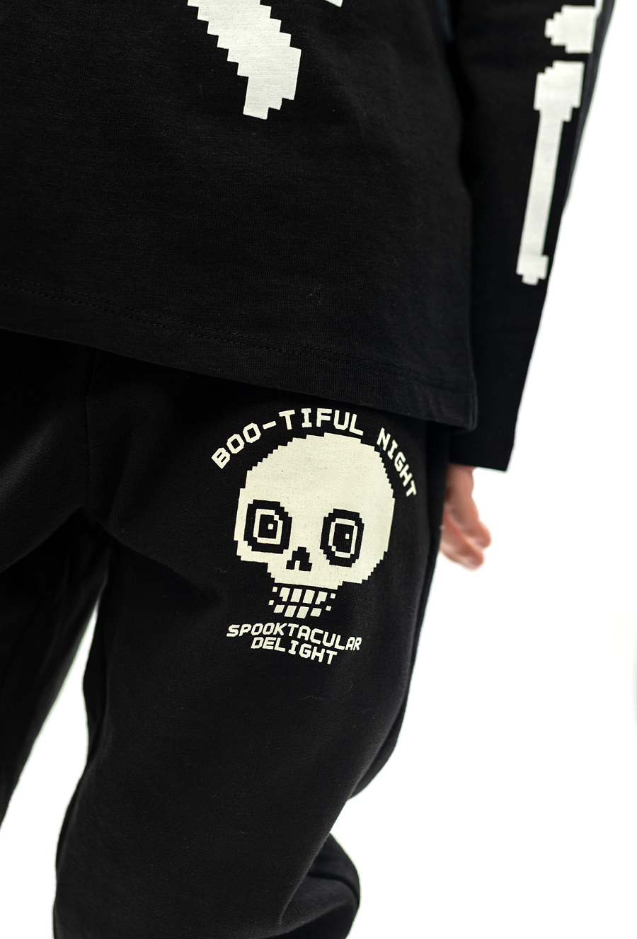 Czarne spodnie dresowe z zabawną czaszką