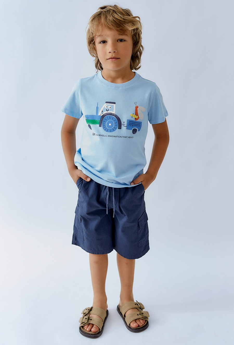 Bawełniana koszulka chłopięca - niebieska z traktorem