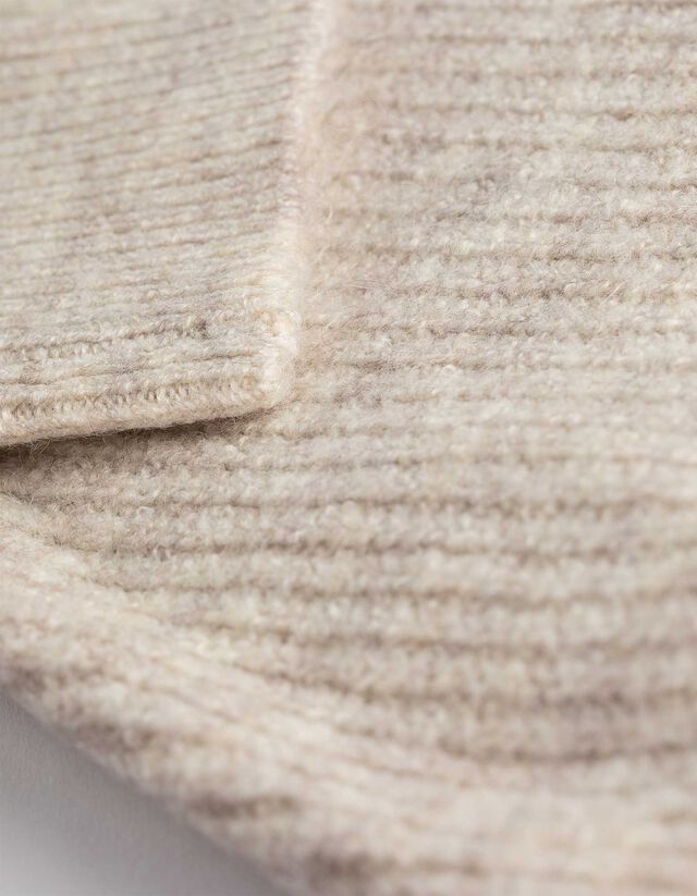 Pulóver - V-kivágás - bézs