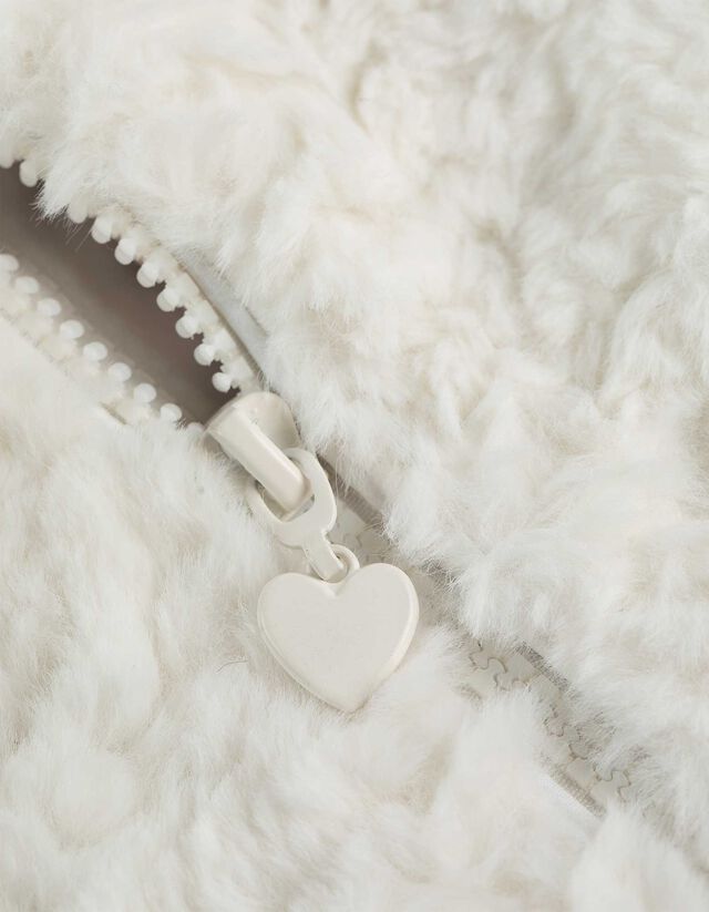 Dzseki - Plüss - feher