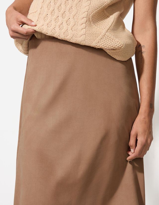 Térdig érő szoknya - Velúr utánzat - barna