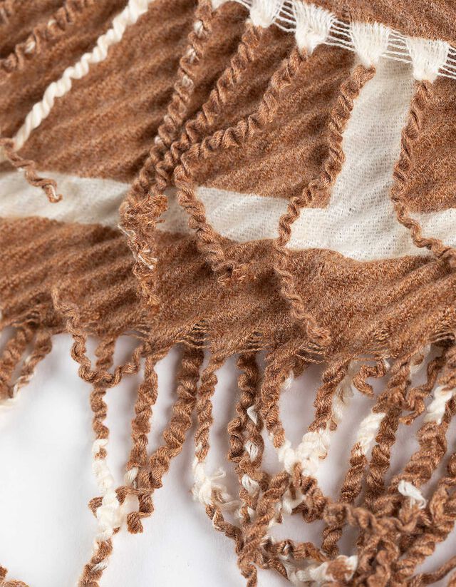 Sál - Elszórt nyomott minta - feher