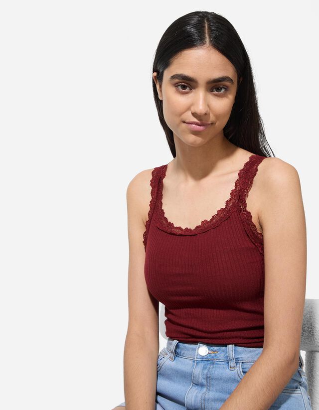 Ujjatlan felső - Csipkerátéttel - feher