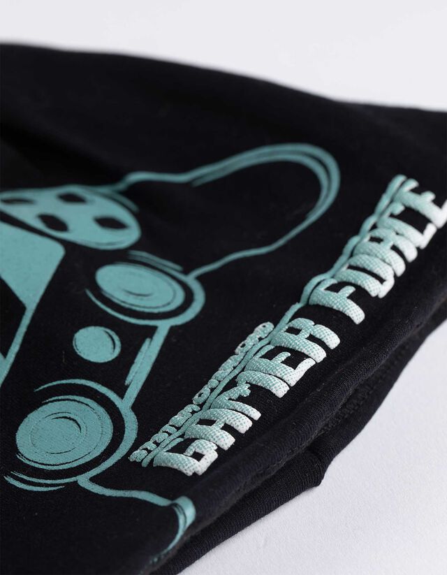 Fejre simuló sapka - Nyomott minta - fekete