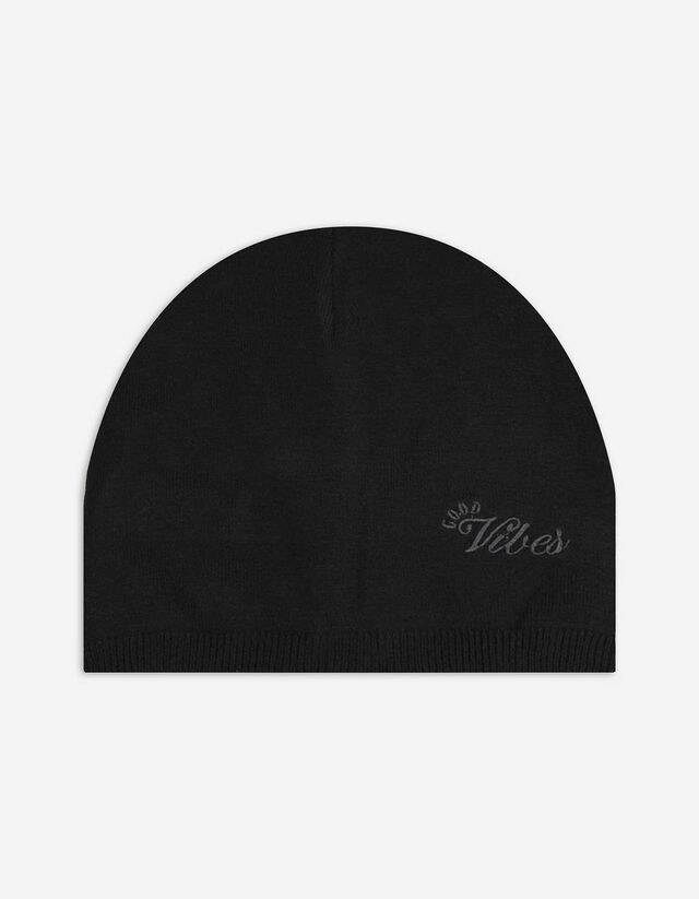 Fejre simuló sapka - Hímzésekkel - fekete