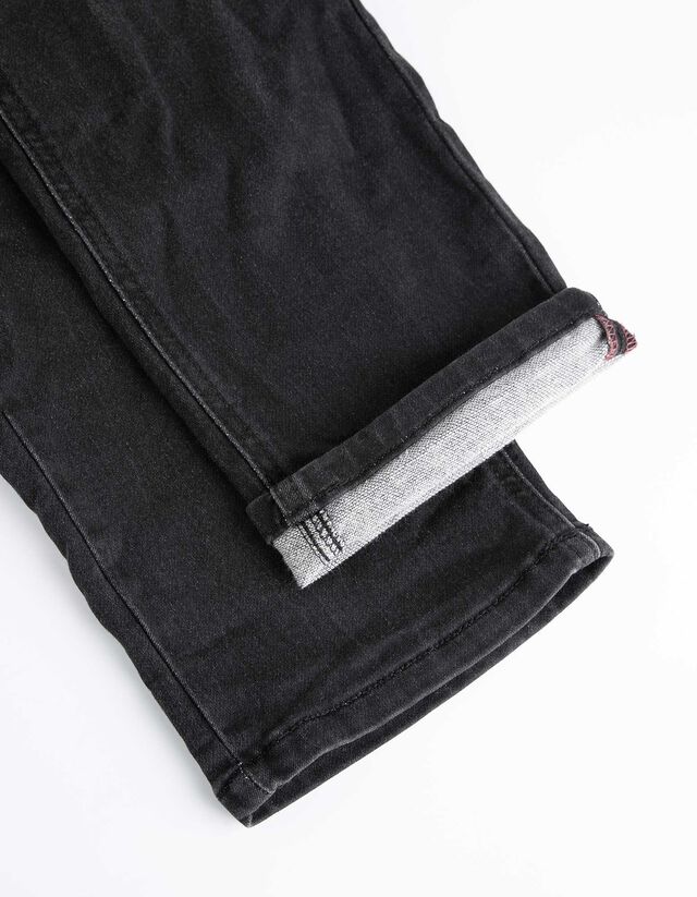 Szűk fazon - fekete