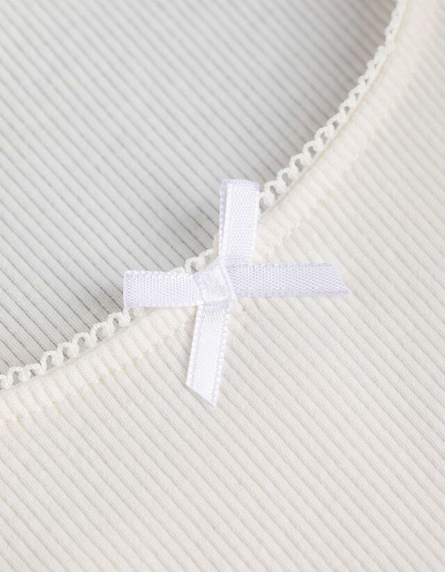 Felső - Masnis rátéttel - feher