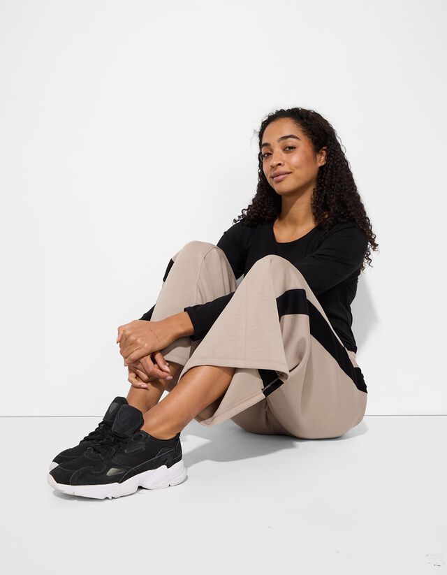 Nadrág - Eltérő színű csíkkal - fekete