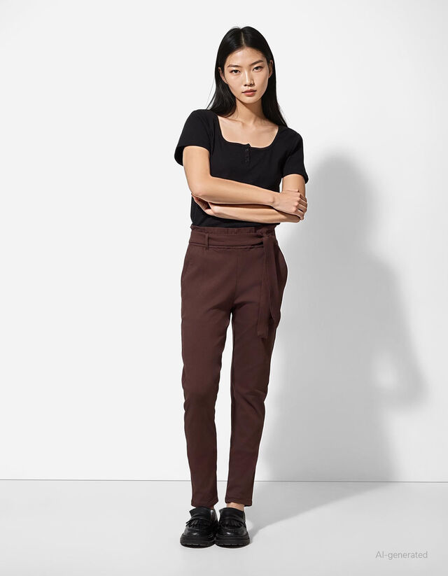 Ráncolt derekú nadrág - világos barna