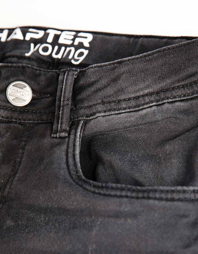 Szűk fazon - fekete