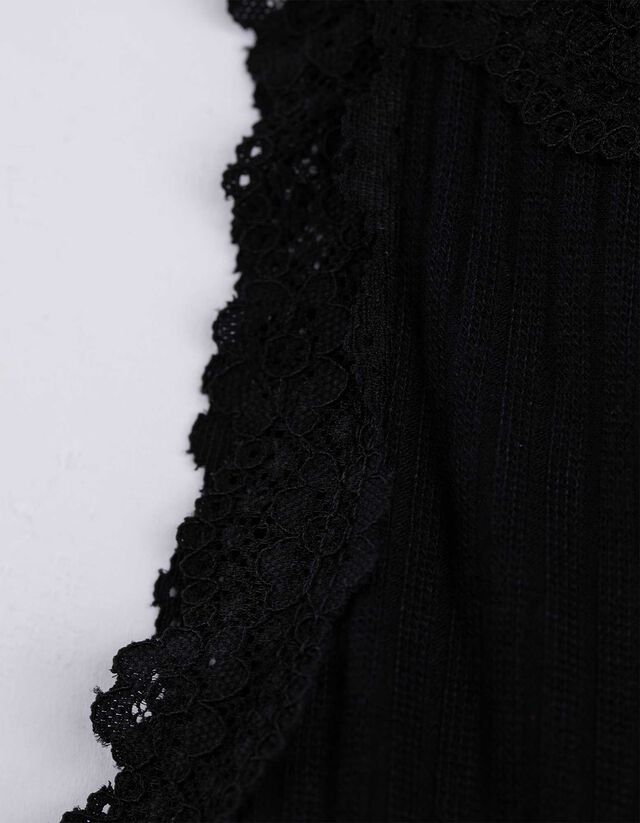 Ujjatlan felső - Csipkerátéttel - feher