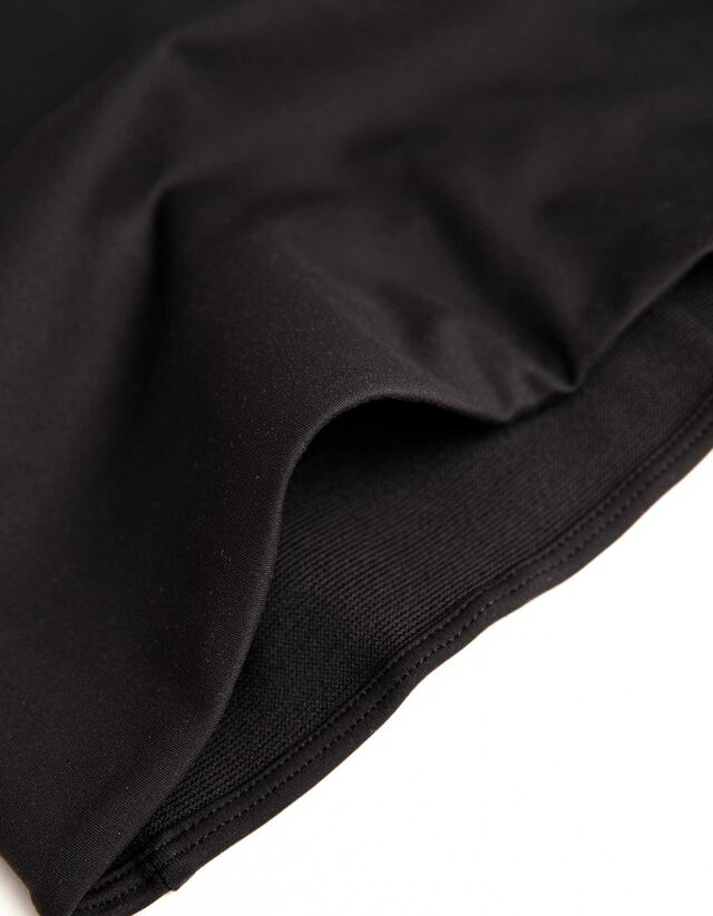 Rövid top - Puha tapintású - fekete