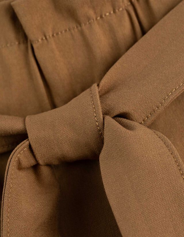 Ráncolt derekú nadrág - világos barna