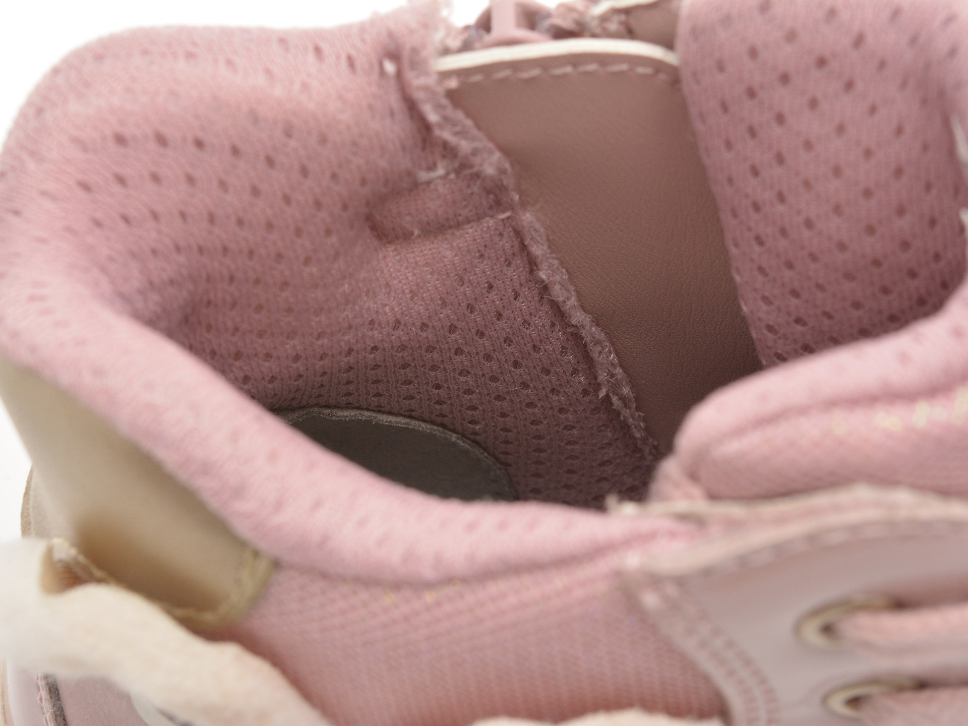 Ghete GEOX roz, J56HXE, din piele ecologica