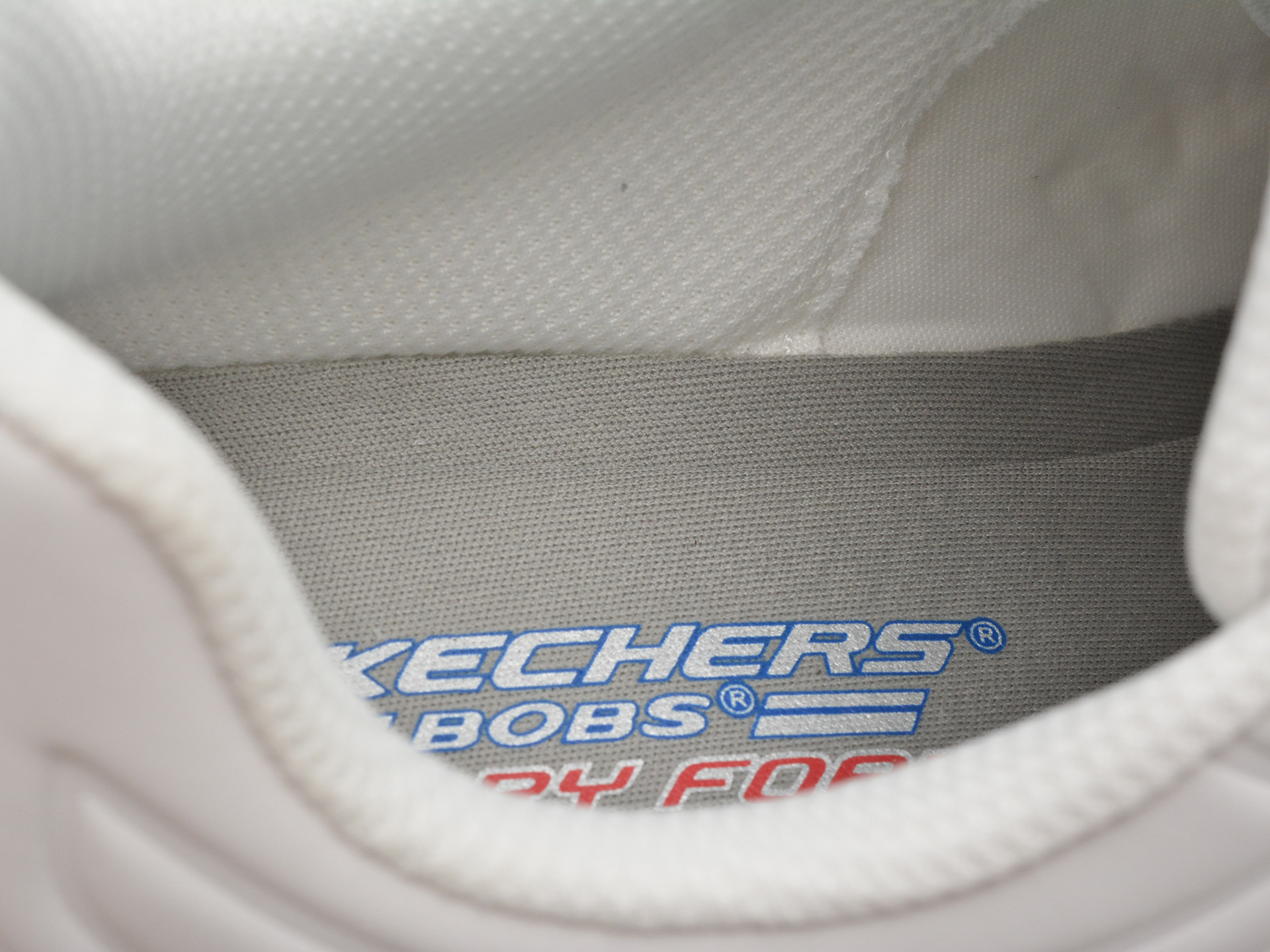 Pantofi sport SKECHERS albi, BOBS B FLEX LO, din piele ecologica