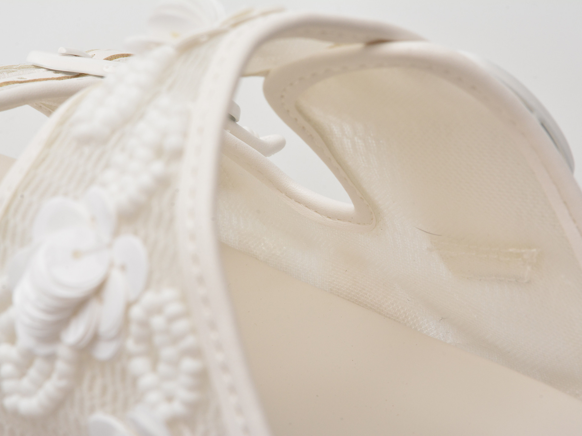 Papuci ALDO albi, DEVANASSI 121, din material textil