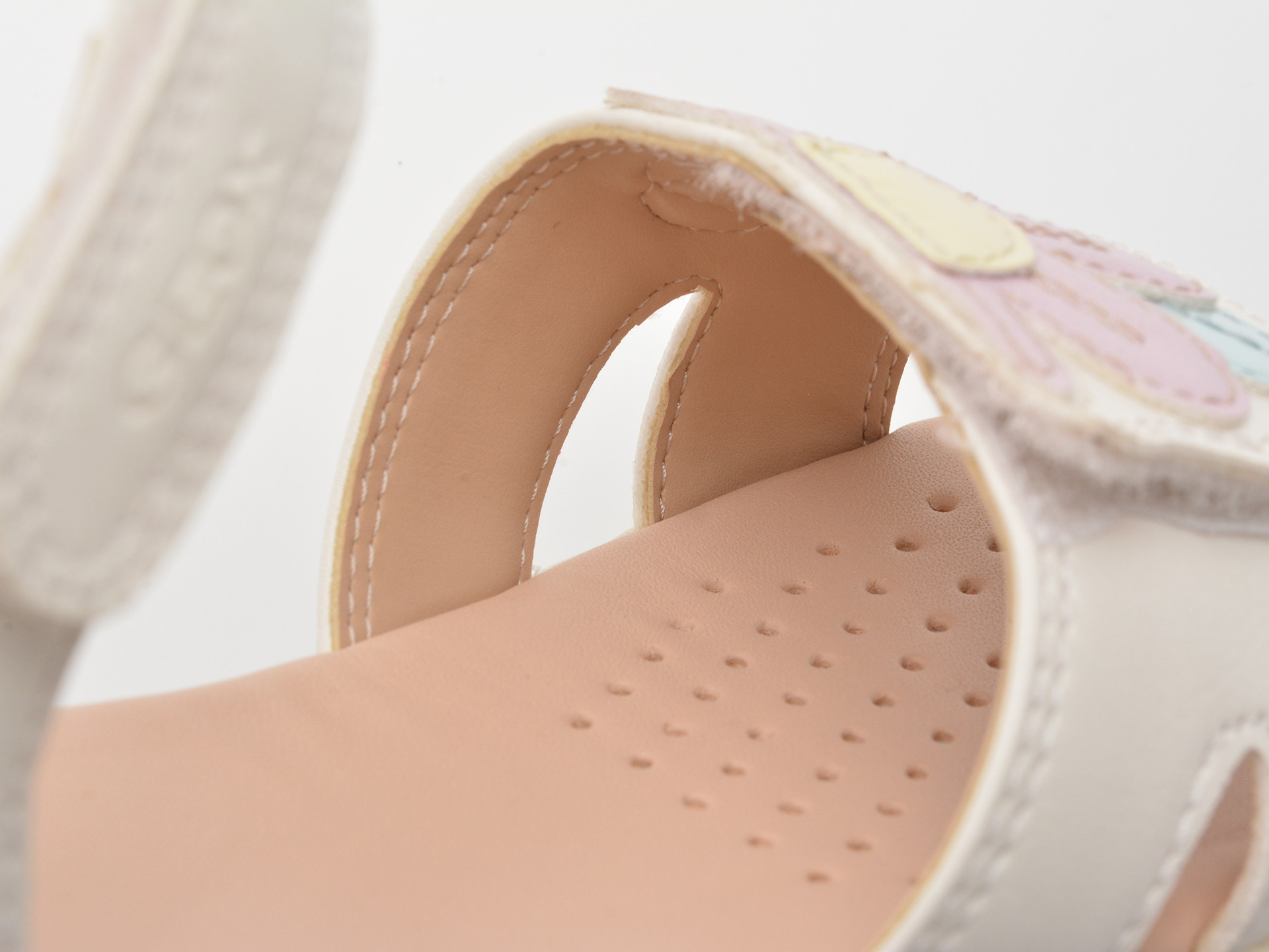 Sandale GEOX albe, J558ZB, din piele ecologica