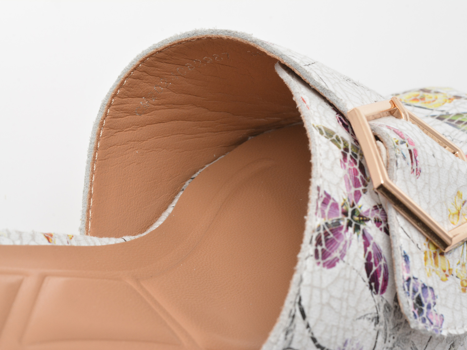 Papuci EPICA albi, 82987, din piele naturala