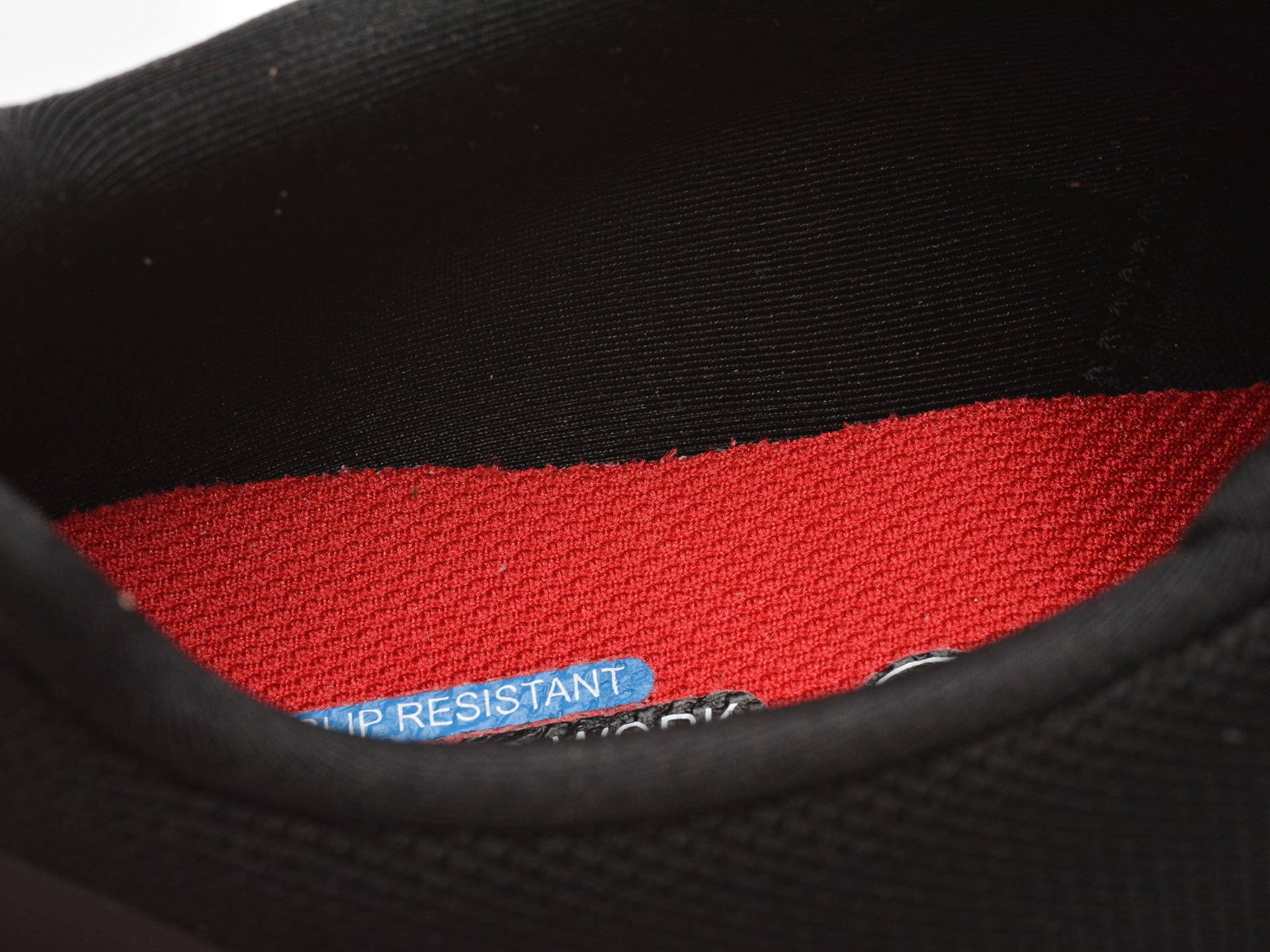 Pantofi sport SKECHERS negri, SQUAD SR, din material textil