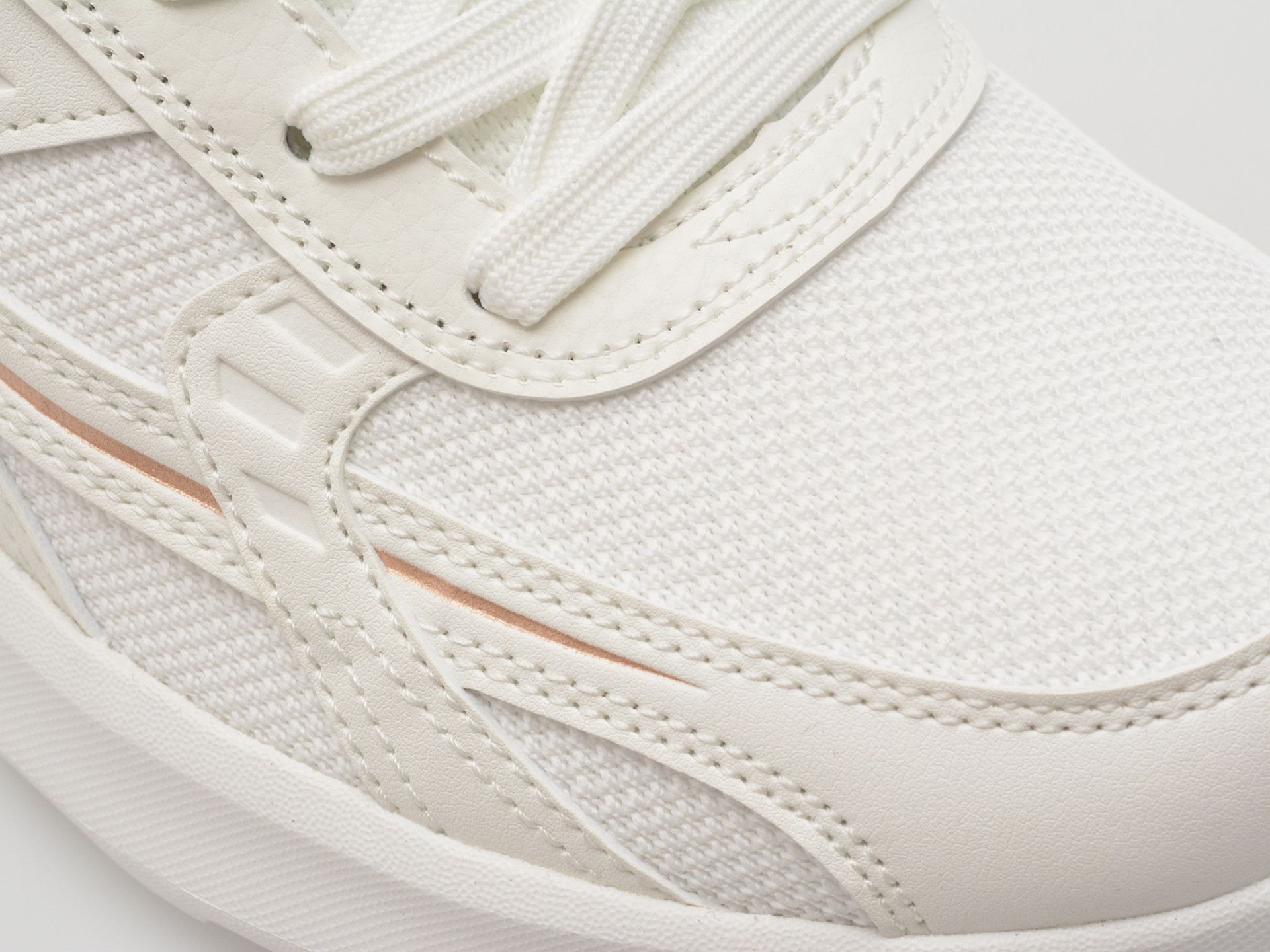 Pantofi sport SKECHERS albi, BOBS VISION AIR, din material textil