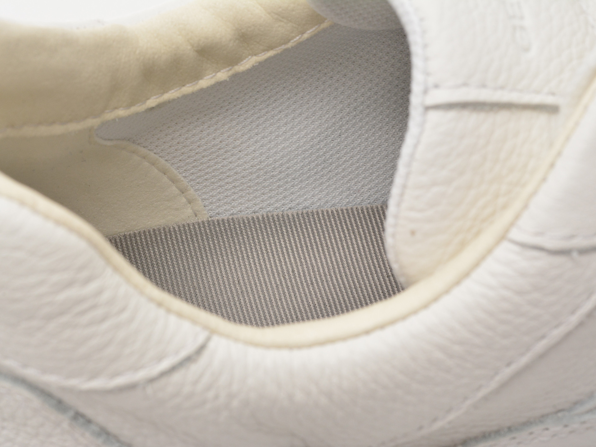 Pantofi sport GEOX albi, D36UFE, din piele naturala