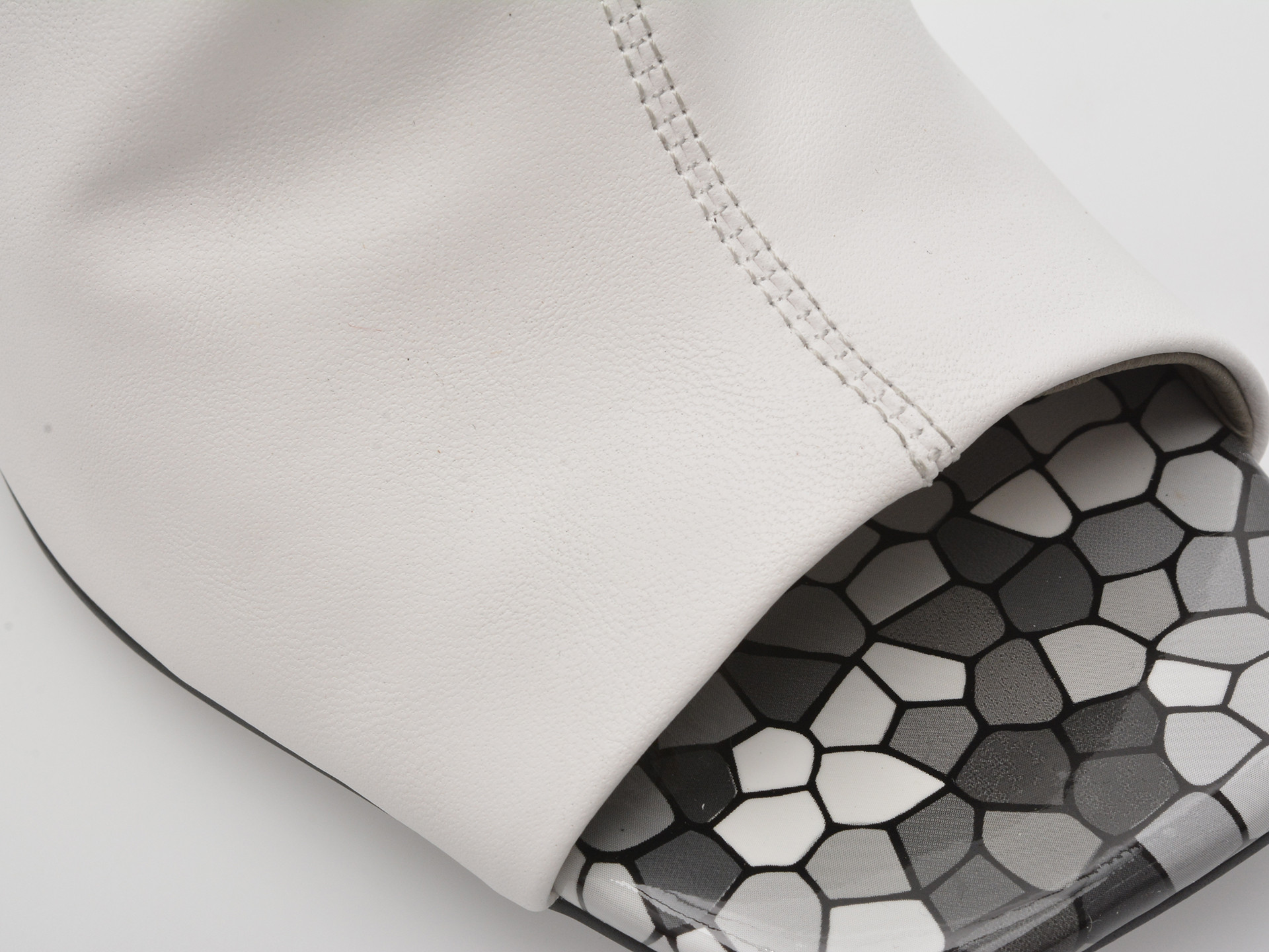 Papuci EPICA albi, 22L909, din piele naturala